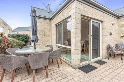 Edwards - South Australia Travel 1