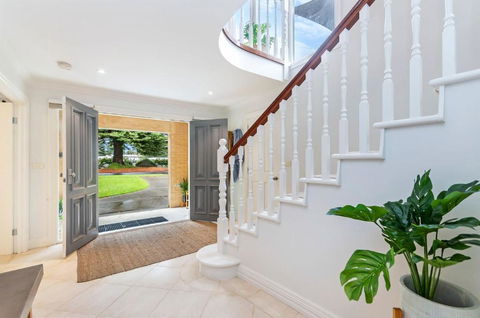 East Beach Haven - South Australia Travel 0