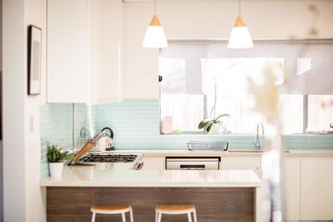 Elegant Federation Home Near The Airport - South Australia Travel 0