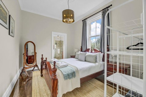 Edwina Suite II - Fireplace, Elegant Heritage Home - South Australia Travel 2