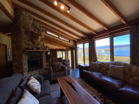 Edzell - 5BR Luxury Home L Amazing Lake Views L Games Room L Tennis Court L WiFi - South Australia Travel 2