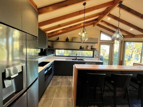 Edzell - 5BR Luxury Home L Amazing Lake Views L Games Room L Tennis Court L WiFi - South Australia Travel 4