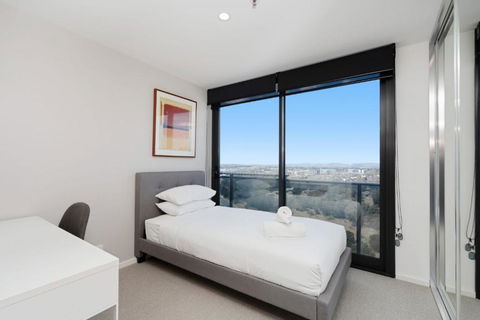 Elegant 3-Bed With Stunning Views Close To Shops - South Australia Travel 2