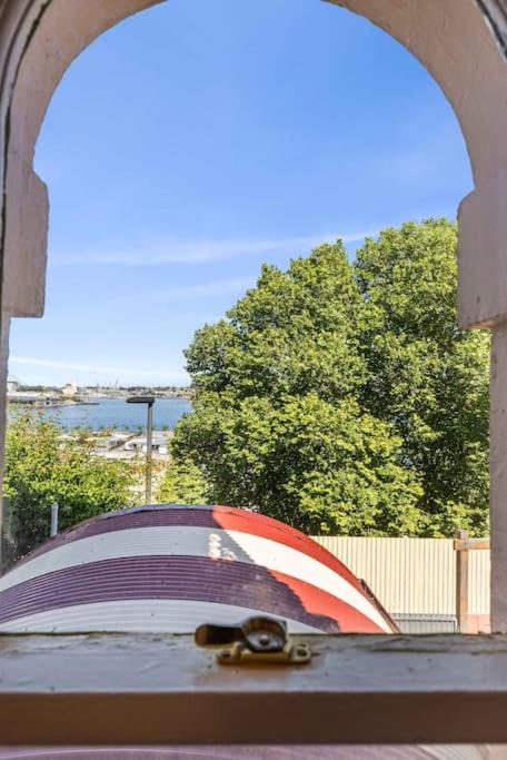 Elegant 6-Bed Home With Harbour Views - South Australia Travel 3