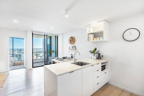 Elegant And Cozy Top Floor 1BD Apartment At South Bank - South Australia Travel 3