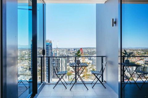 Elegant And Cozy Top Floor 1BD Apartment At South Bank - South Australia Travel 1