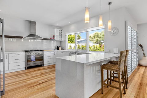 Elegant Entertainer - South Australia Travel 3