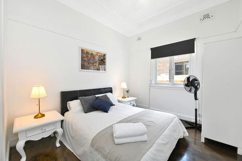 Elegant Family Retreat Near Beaches & Sydney CBD - South Australia Travel 1