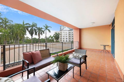 Elegant Harbourside Comfort With Alfresco Patio - South Australia Travel 2