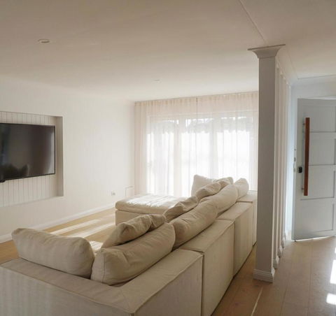 Elegant Home Near By Surfers Paradise Beach - South Australia Travel 0