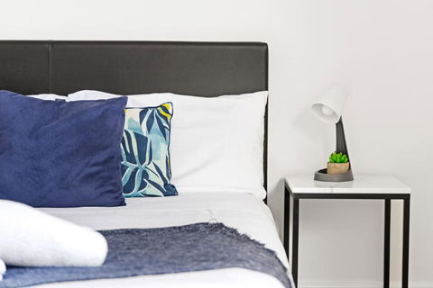 Elegant Queen Room At Botany - Nearby Airport - Shared Bathroom - South Australia Travel 1