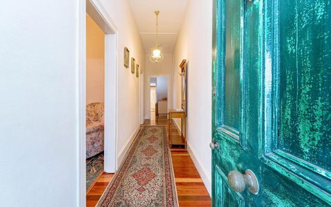 Eliza 1875 Red Brick Duplex Townhouse - South Australia Travel 1