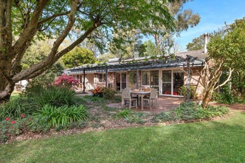 Elmwood, Your Private Garden Retreat Minutes From Berry - South Australia Travel 0