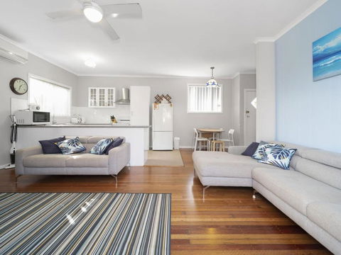 Eloora House Blue Bay - South Australia Travel 0