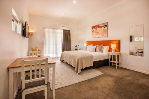 EM Apartments - South Australia Travel 3