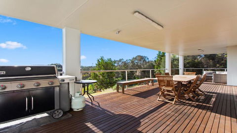 Endeavour View Is A Fantastic - A Modern, 4 Bedroom Holiday Home - South Australia Travel 3