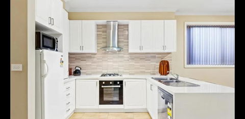 Ensuite Private Bath Toilet City Airport - South Australia Travel 0