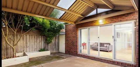 Ensuite Private Bath Toilet City Airport - South Australia Travel 4