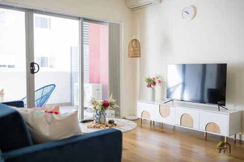 Entire 2 Bedroom In The Heart Of Wolli Creek - South Australia Travel 4
