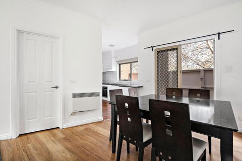 Entire 4 Bedroom Townhouse -sleeps 6/7- All Yours - South Australia Travel 3