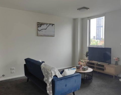 Entire Home In Liverpool - South Australia Travel 3