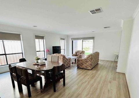 Entire House -close To Park And Supermarket - South Australia Travel 0