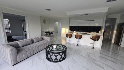 Entire House Creekfront With Theatre & Spa - South Australia Travel 0