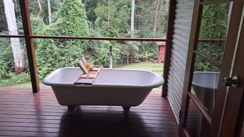 Eucalyptus Escape - Privacy In The Hinterland - South Australia Travel 1