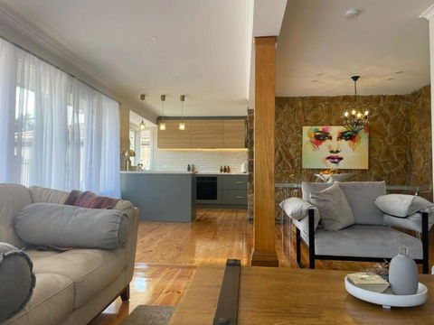 Evies White House Oasis I Pool & Close To Airport - South Australia Travel 2
