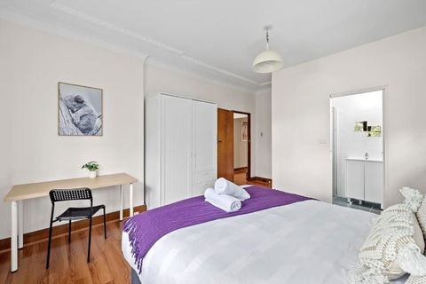 Exclusive Queen Suite - Free WIFI & Nearby Transport - South Australia Travel 1