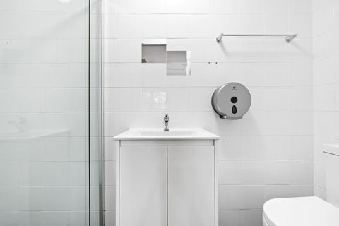 Exclusive Queen Suite - Free WIFI & Nearby Transport - South Australia Travel 2