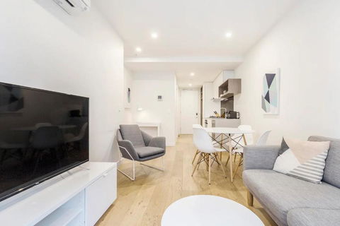 Executive Comfort Living Near La Trobe & RMIT Uni - South Australia Travel 0