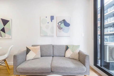 Executive Comfort Living Near La Trobe & RMIT Uni - South Australia Travel 2