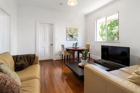 Executive Esperanza - Stay In A Victorian Manor - South Australia Travel 0