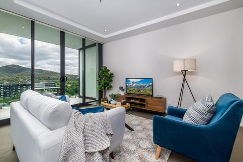 Executive Balcony Apartment In Central Canberra - South Australia Travel 0