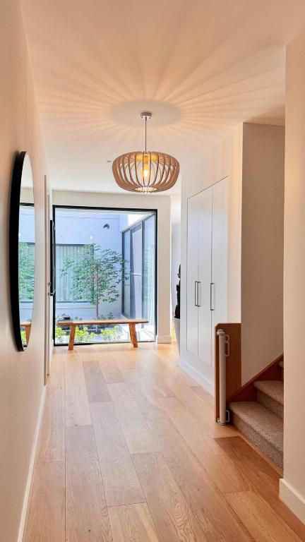 Escape To A Stylish Coastal Retreat In Parkdale - South Australia Travel 1