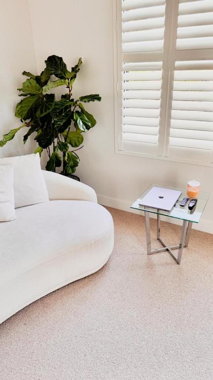 Escape To A Stylish Coastal Retreat In Parkdale - South Australia Travel 3