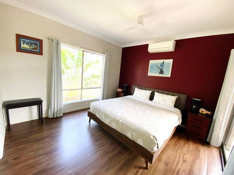 Entire House Peaceful Oceanside The Seahaven 4 Bedrooms - South Australia Travel 1