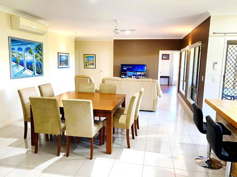 Entire House Peaceful Oceanside The Seahaven 4 Bedrooms - South Australia Travel 0