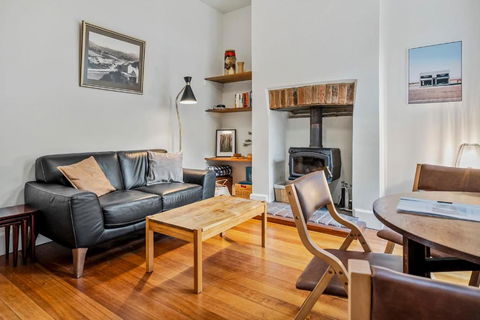 Explore South Hobart Village From An 1855 Cottage - South Australia Travel 4