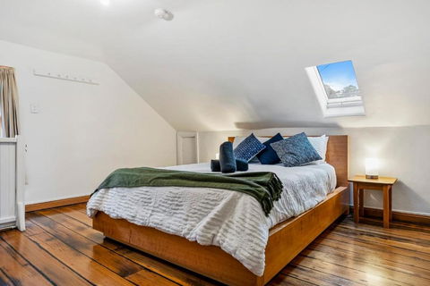 Explore South Hobart Village From An 1855 Cottage - South Australia Travel 2