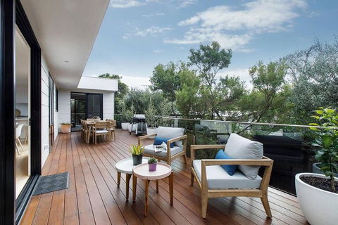 Expansive Beachside Luxury At Roman On Reeves - South Australia Travel 0