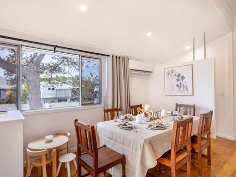 Family Friendly Cozy 4BR House At Annerley - South Australia Travel 1