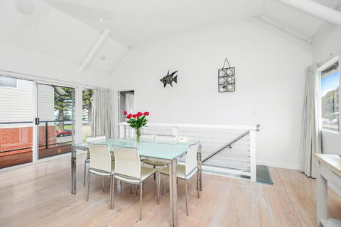 Fantastic Beachside Townhouse - South Australia Travel 1