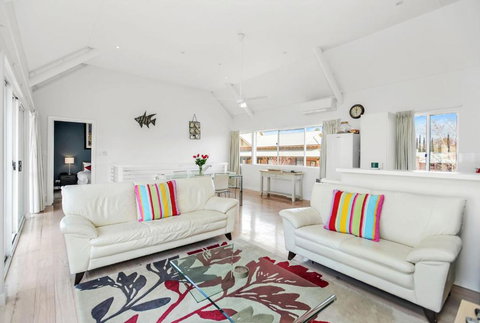 Fantastic Beachside Townhouse - South Australia Travel 2