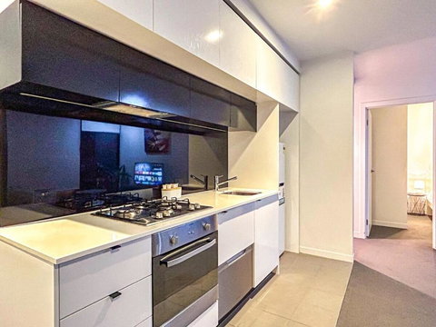 Fantastic View 2br1ba In Cbd Wifi Balcony - South Australia Travel 4