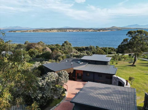 Faraway On Flinders Island - South Australia Travel 0