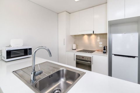 Exquisite Apartment With BBQ And Pool, Near Shops - South Australia Travel 4