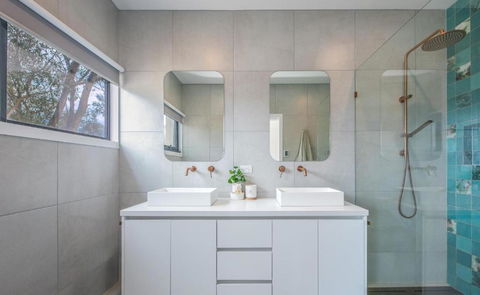 Glamour In Gisborne - With Spa! - South Australia Travel 4