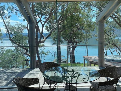 Glasshouse On The Lake - South Australia Travel 1